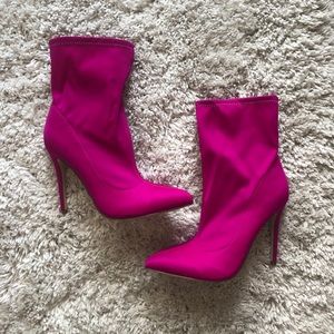 Shoedazzle Hot Pink Bootie! Size 10.